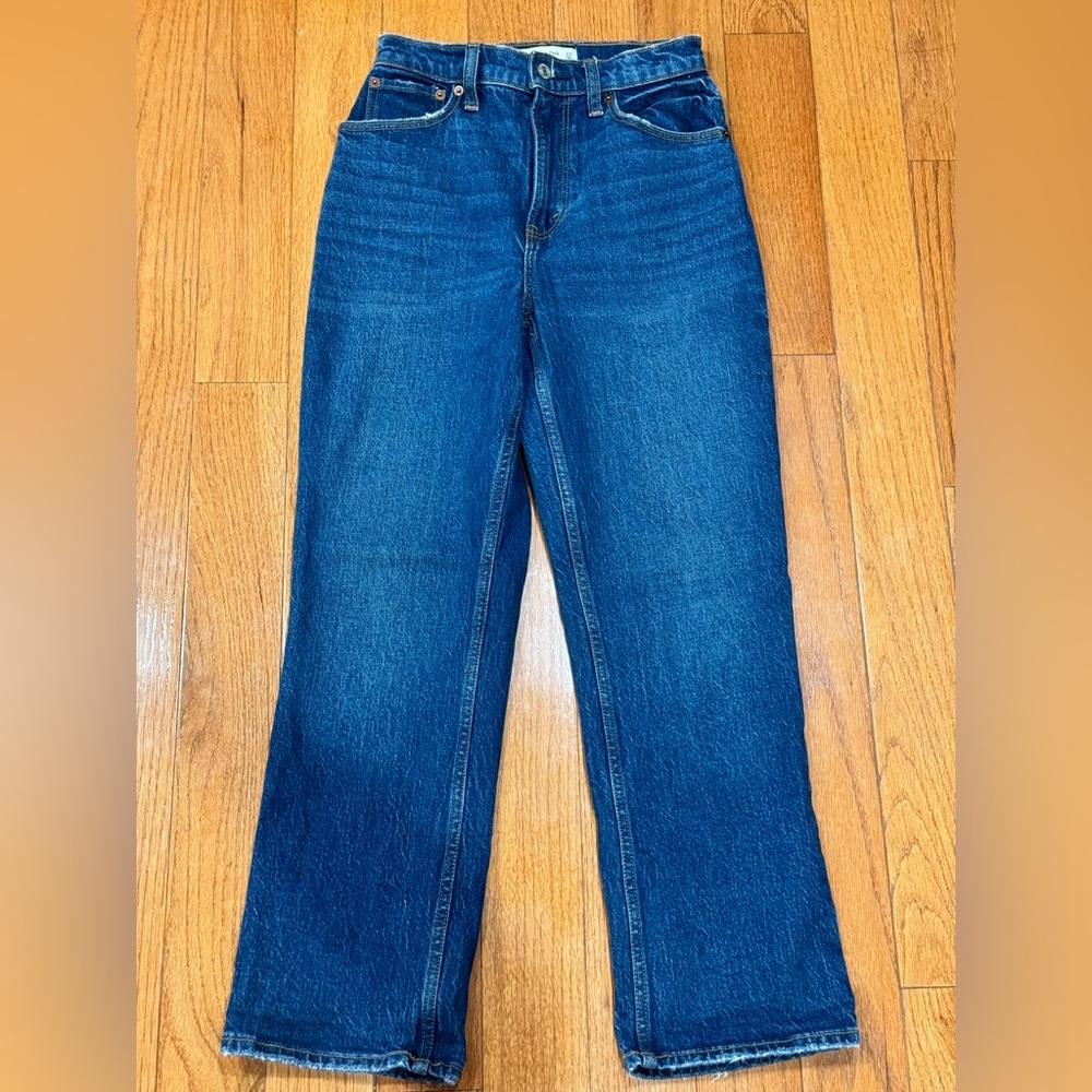 Abercrombie & Fitch The 90s Straight Ultra High Rise Jeans